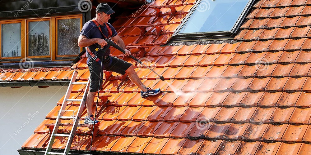 How to Clean Your Roof with a Pressure Washer